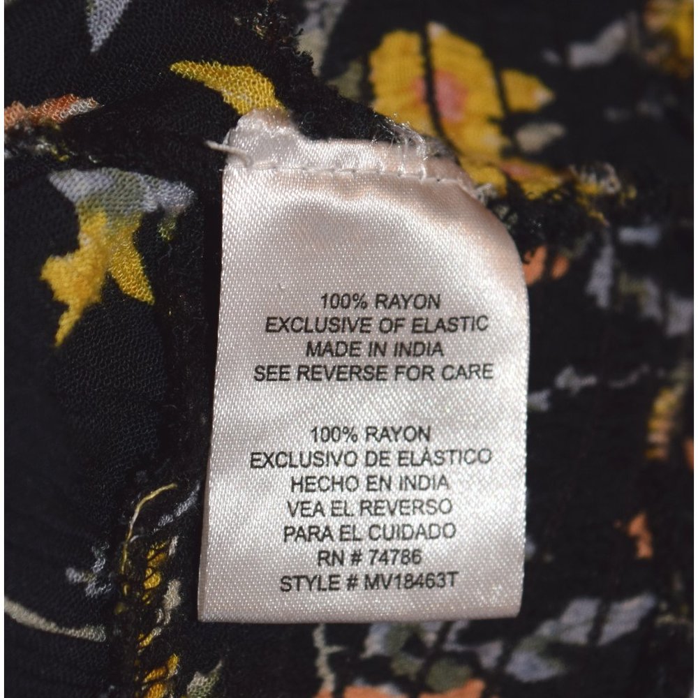 Patrons of Peace Floral Smocked Crop Top size Medium - Picture 5 of 6